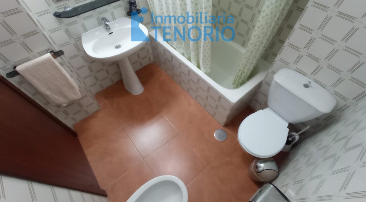 18 Baño completo